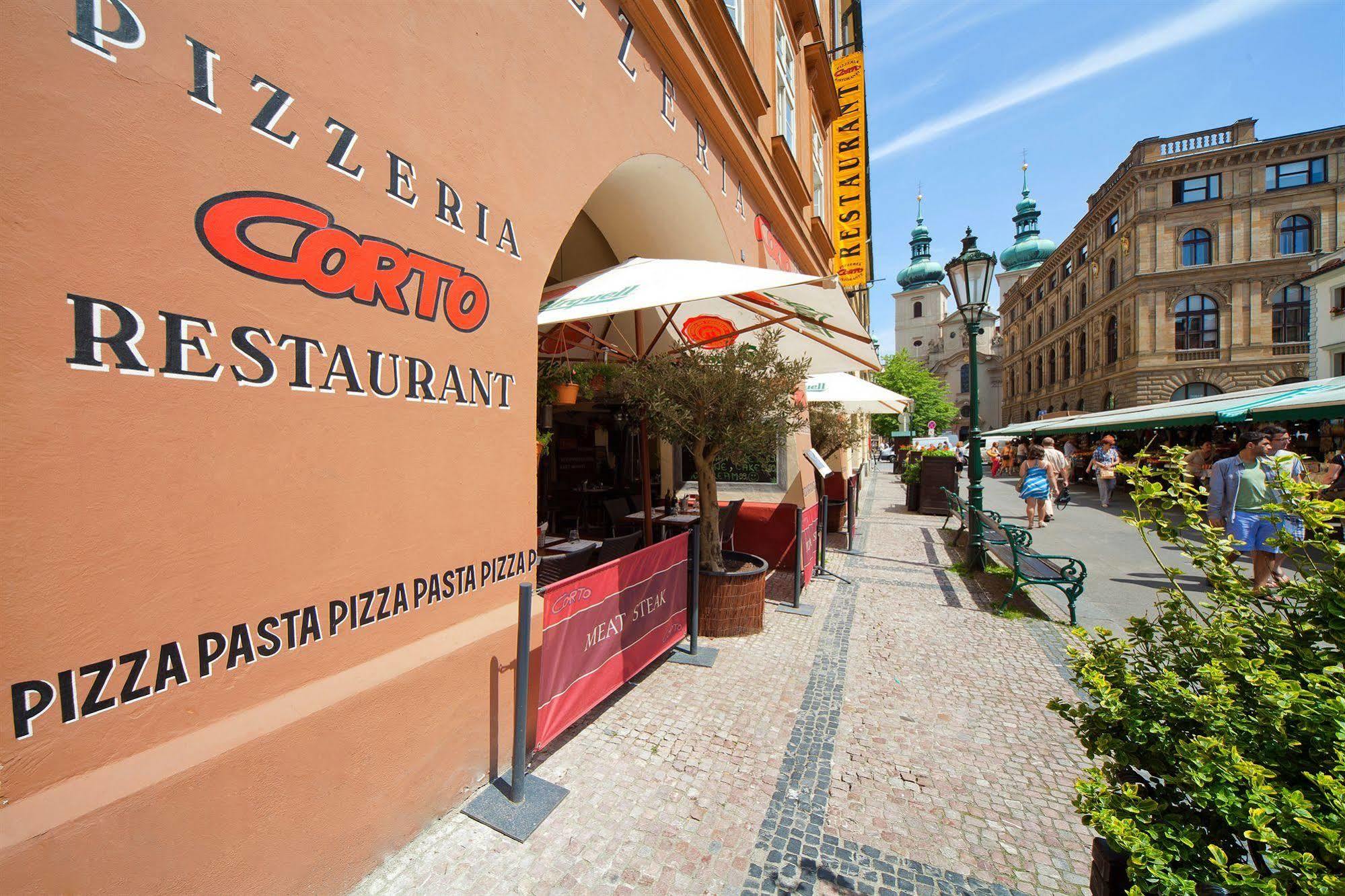 Residence Corto Old Town Prag Exteriör bild